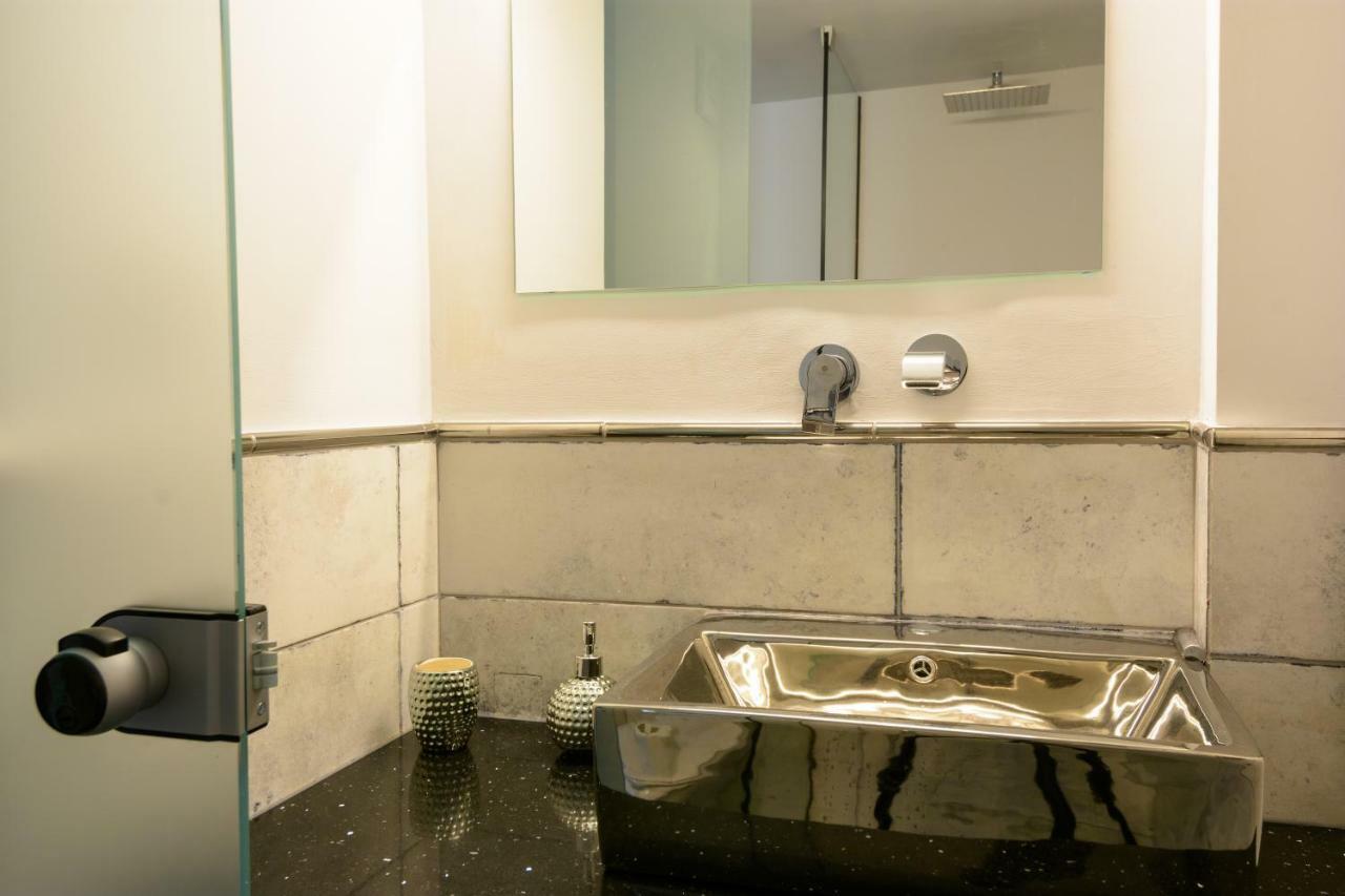 Luxury In The Center Apartment